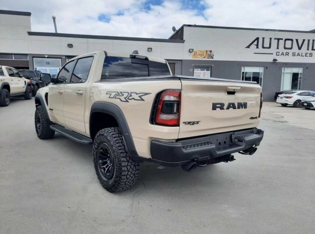 鯊魚王多變體汽車智能皮卡后箱蓋 鯊魚王多變體汽車智能皮卡后箱蓋