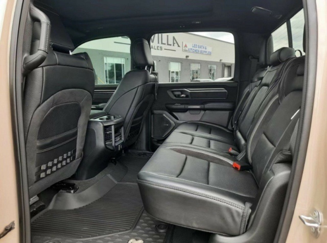 鯊魚王多變體汽車智能皮卡后箱蓋 鯊魚王多變體汽車智能皮卡后箱蓋